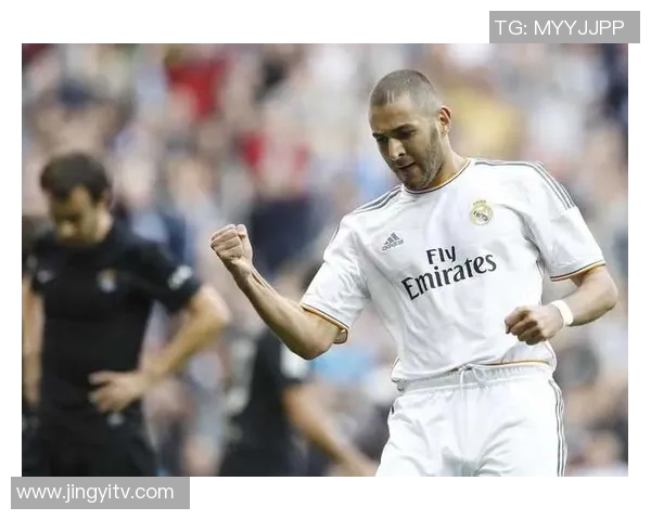 本泽马在足球世界的传奇旅程与未来展望分析